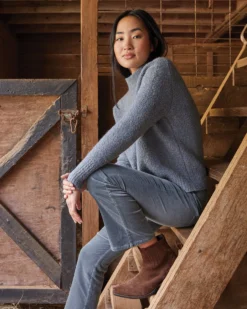 Flare Cropped 5-Pocket Jean In Lovat Stretch Velveteen -ULLA JOHNSON || Joseph || A.P.C. Sales Store M HOLIDAY 23 CATALOG PDP 39 83f26079 dabd 492e 8911 1d6267822ef7