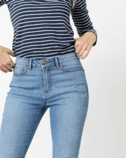 Flare Cropped 5-Pocket Jean In 7-Year Indigo Stretch Denim -ULLA JOHNSON || Joseph || A.P.C. Sales Store S70266 6